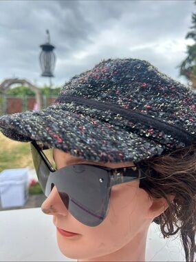 Super Sunglasses Black Oversized Cat-Eye Sunglasses